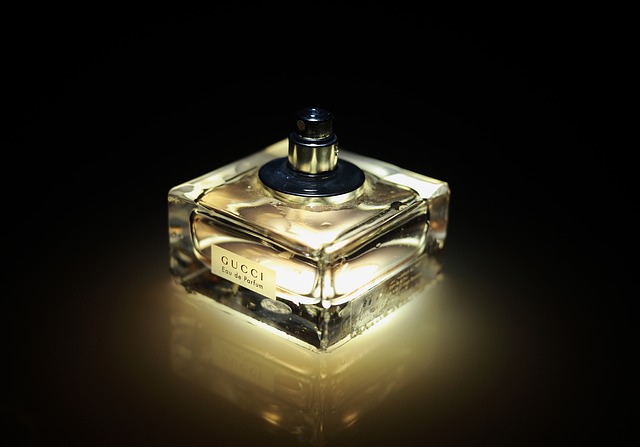 Dlaczego warto kupować próbki markowych perfum?