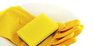 Czy bazę trzeba przemyć cleanerem?