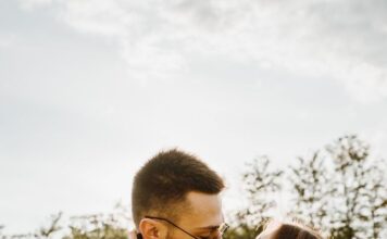 Jak wybrać idealny lubrykant? Kompleksowy przewodnik po rodzajach i zastosowaniach para zakochanych